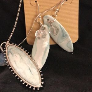 Necklace and earring set